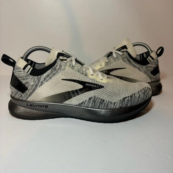Brooks Women's Levitate 4 Running Shoes size 10 Medium(B) 1203351B121 BLK/WHT - Picture 4 of 9